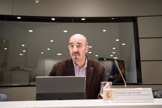 El vicesecretario general de Política Sindical de UGT, Fernando Luján, durante las negociaciones para la subida del SMI, en la sede del Ministerio de Trabajo, a 23 de noviembre de 2023, en Madrid (España). 