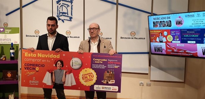 El diputado de Empleo, Desarrollo Económico y Reto Demográfico, Roberto Migallón, y el presidente de Fecosva, Jesús Herreras, este miércoles durante la presentación del III Mercado de Navidad y dos campañas de Fecosva