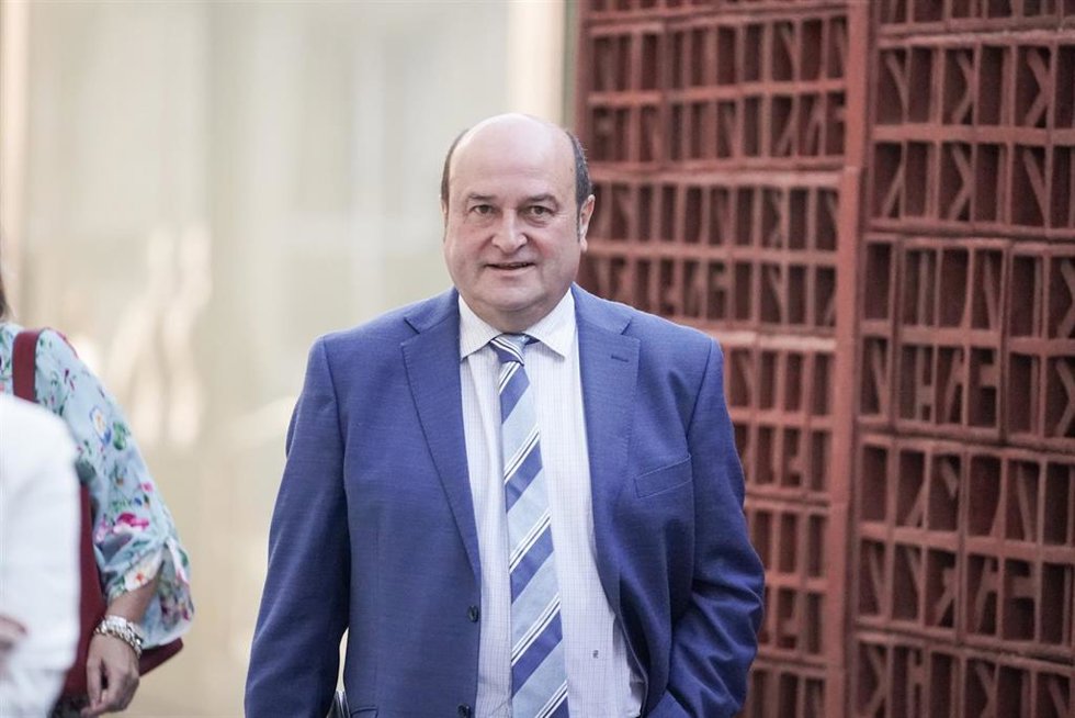 Archivo - El presidente de Euskadi Buru Batzarra, Andoni Ortuzar, a su llegada a un debate de política general, en el Parlamento Vasco, a 22 de septiembre de 2022, en Vitoria-Gasteiz