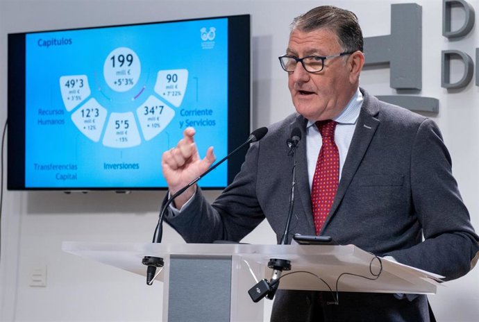 El vicepresidente de Economía y Hacienda, José Manuel Zamora, en rueda de prensa.