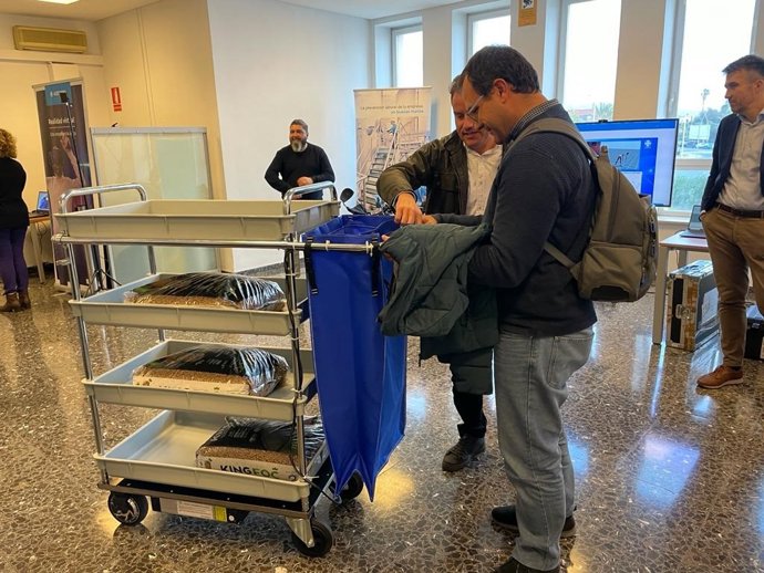 Carro motorizado para el trabajo de las camareras de piso