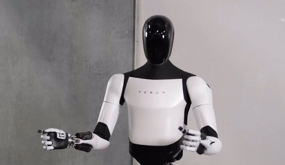 Tesla onthult verbeterde functies van de Optimus Gen 2 humanoïde robot, waaronder verbeterde nekmobiliteit en vingergevoeligheid