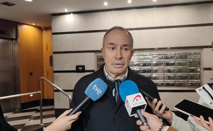 Luis Mayo, presidente de la comunidad de vecinos del edificio Jirafa Élite de Oviedo.