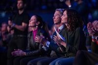 Ayuso defiende el trabajo de la Comunidad con los afectados de la 7B sin "echar balones fuera" ni "mezclando temas"