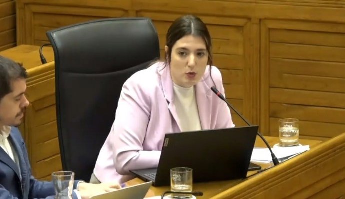 Intervención de la portavoz de Podemos en el Ayuntamiento de Gijón, Olaya Suárez, durante el Pleno Municipal.