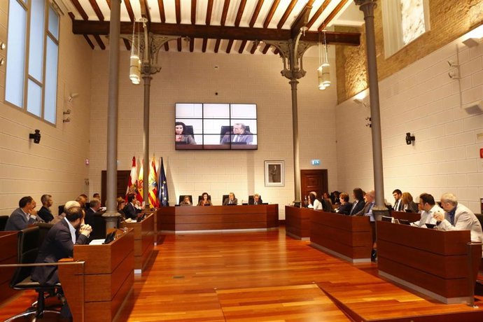 Salón de Plenos de la DPZ.