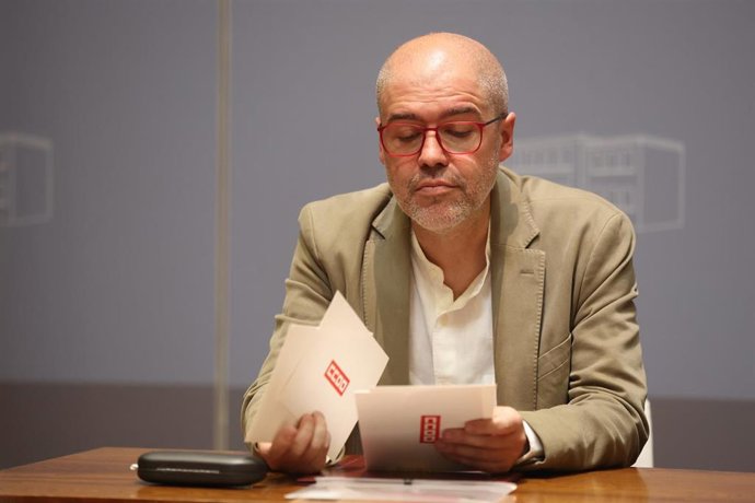 Archivo - El secretario general de Comisiones Obreras (CCOO), Unai Sordo, durante una reunión con el ministro de Inclusión, Seguridad Social y Migraciones para el acuerdo de la reforma de las pensiones, en la sede ministerial, a 15 de marzo de 2023, en 