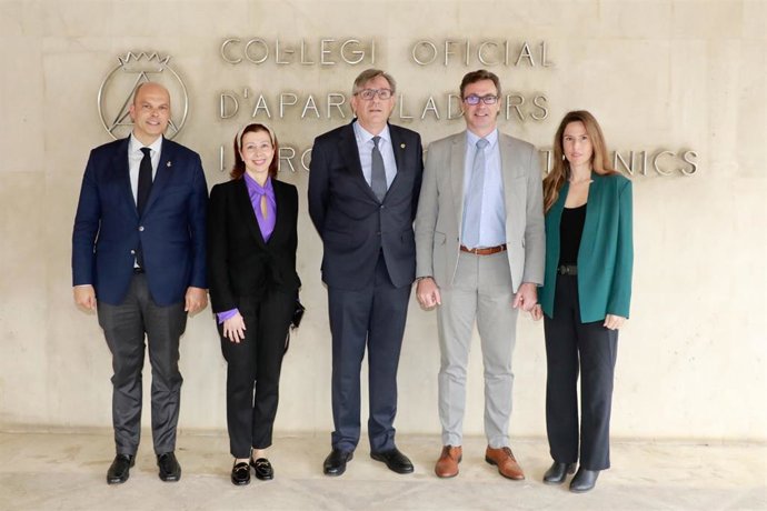 El vicepresidente y conseller de Economía, Hacienda e Innovación, Antoni Costa, en el 40 aniversario de la sede del Coaat Mallorca.