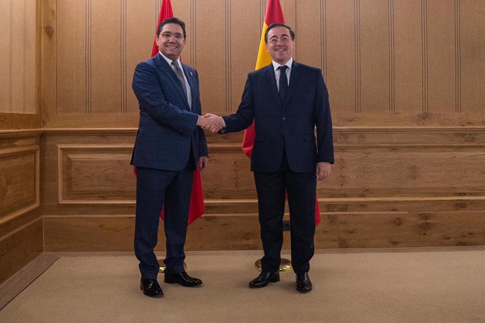 Archivo - El ministro de Asuntos Exteriores, José Manuel Albares, y su homólogo marroquí, Naser Burita, se reúnen en Barcelona en los márgenes del foro de la Unión por el Mediterráneo (UPM)