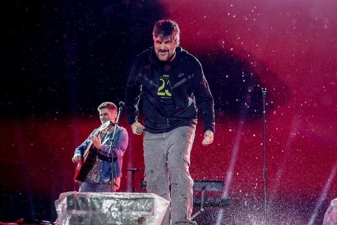 Archivo - El dúo de Estopa actúa durante el festival del Coca Cola Music Experience 2023 que se celebra en la Caja Mágica, a 2 de septiembre de 2023, en Madrid (España). Estopa es un dúo español de rumba catalana formado por los hermanos David y José Ma