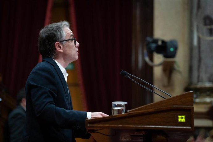 El presidente de ERC en el Parlament, Josep Maria Jové, en el pleno del Parlament