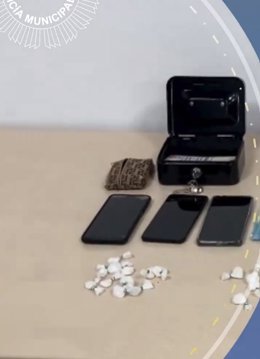 Detenido un conductor que ocultaba 35 envoltorios de cocaína en un coche