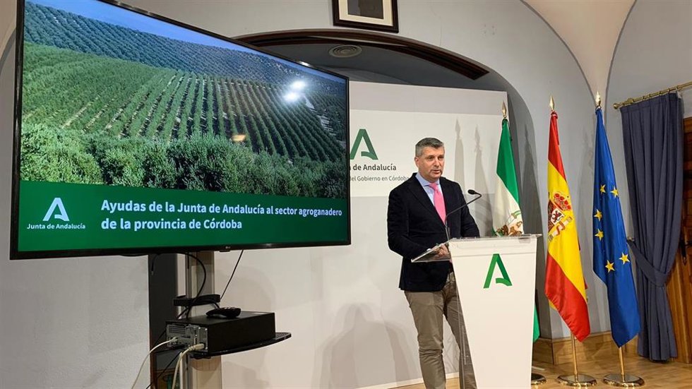 El delegado de Agricultura, Agua, Pesca y Desarrollo Rural, Francisco Acosta.