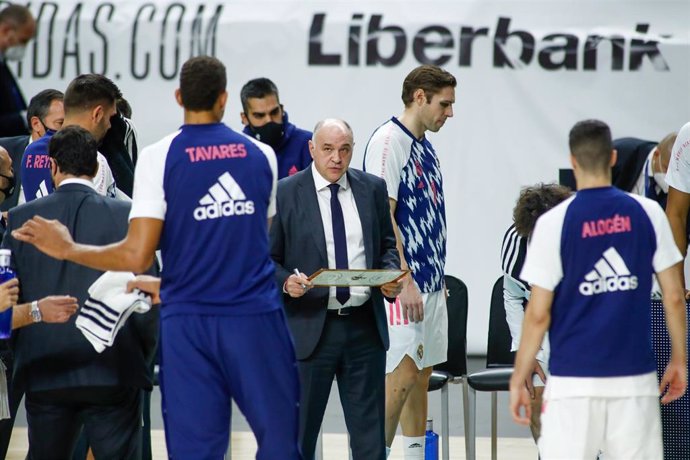 Archivo - Pablo Laso durante un partido como entrenador del Real Madrid