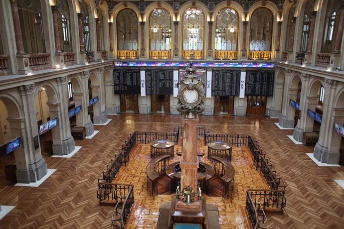 Archivo - Interior del Palacio de la Bolsa, a 13 de mayo de 2021, en Madrid (España).