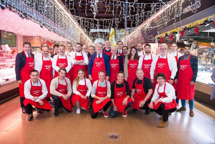 Foto de familia del encuentro organizado por el Consorci de Turisme de Barcelona con chefs con estrella Michelin.