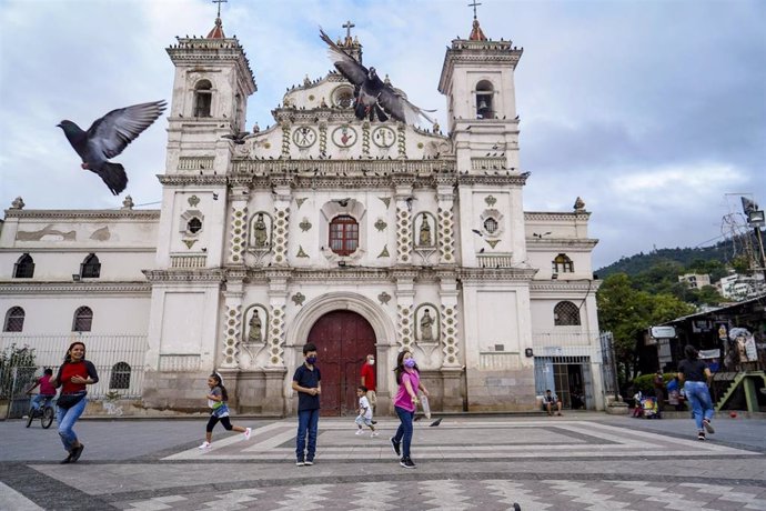 Archivo - Tegucigalpa, la capital de Honduras