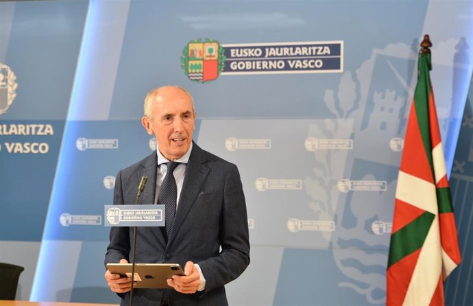 Archivo - El vicelehendakari primero y consejero de Seguridad, Josu Erkoreka
