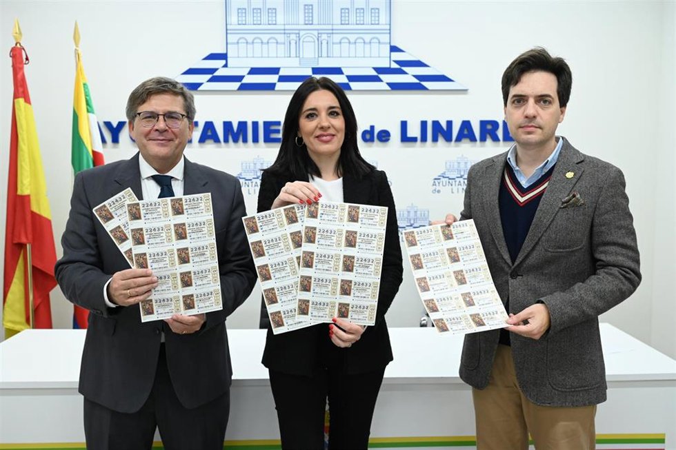 Presentación de los décimos que juega en común la ciudadanía de Linares.