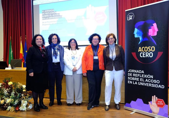 La Universidad de Sevilla (US) organiza este 14 de diciembre en el salón de actos de la Facultad de Enfermería, Fisioterapia y Podología la cuarta edición de la jornada de reflexión sobre el Acoso en la Universidad.