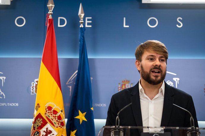 Archivo - La portavoz de Compromís en el Congreso, gueda Micó, durante  una rueda de prensa anterior a la Mesa del Congreso, en el Congreso de los Diputados, a 25 de octubre de 2023, en Madrid (España).