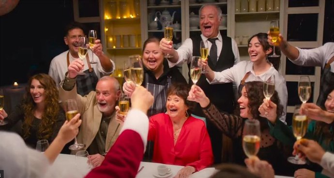 Julieta Serrano, Itziar Castro y Jordi Bosch en el anuncio de Navidad del Gremi de Restauració.