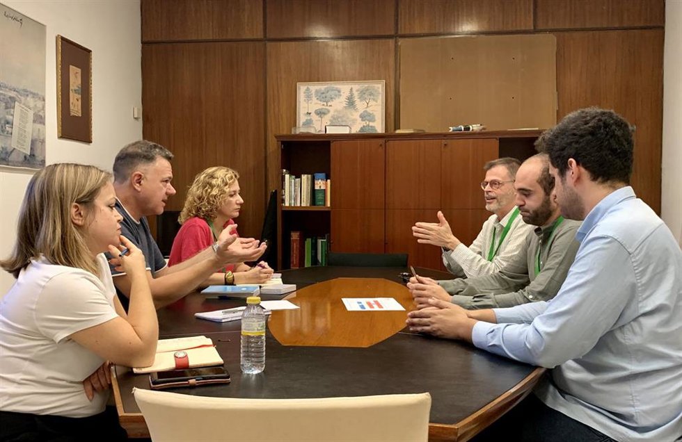 Reunión de Podemos con Sevilla Quiere Metro