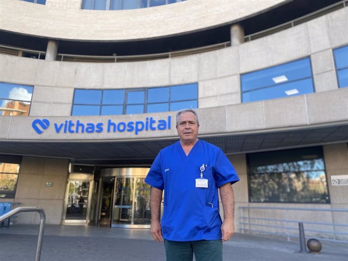 El doctor García ante el hospital