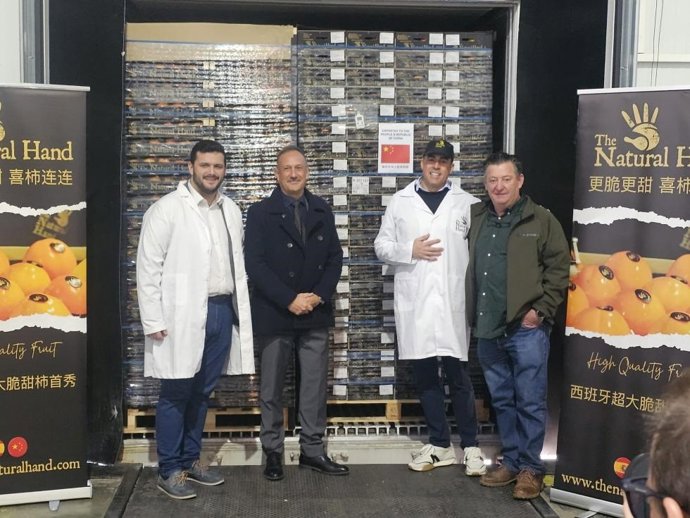 Primer contenedor de caqui a China