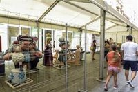 Compromís y PSPV advierten que recortar el horario de venta de alcohol en Fallas "fomentará el botellón"