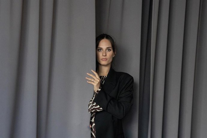 Archivo - La cantante Sophie Auster posa para Europa Press, en el Leonardo Royal Hotel Barcelona Fira, a 18 de octubre de 2023, en Barcelona, Catalunya (España). Sophie Auster es una cantante, compositora y actriz. La cantante está realizando esta seman