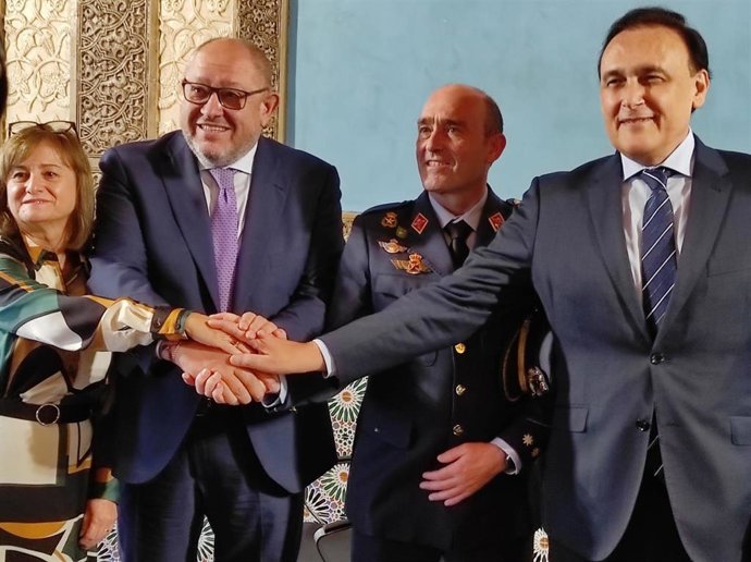 (Desde Izda.) Cuesta, Torralbo, López Y Villamandos, Celebran La Venta Por Defensa A La UCO De La Antigua Zona.