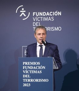 El presidente de la Fundación Víctimas del Terrorismo, Tomás Caballero, interviene durante la XX edición de los Premios Anuales de la Fundación Víctimas del Terrorismo