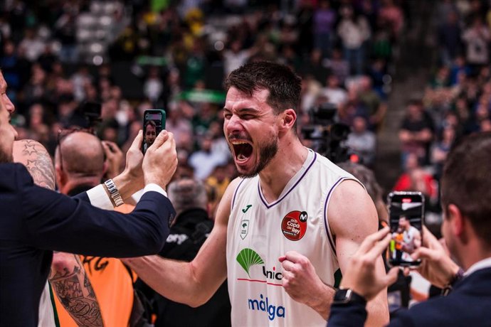 Archivo - El alero del Unicaja Jonathan Barreiro sufre una fractura del escafoides de la muñeca izquierda y queda "pendiente de evolución"