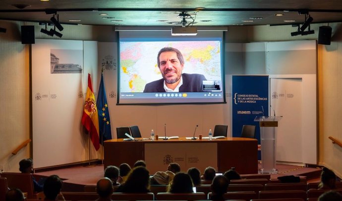 El ministro de Cultura, Ernest Urtasun, ha saludado telemáticamente a los representantes del sector.