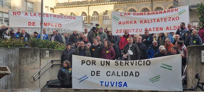 Cabecera de la manifestación del os trabajadores de Tuvisa.