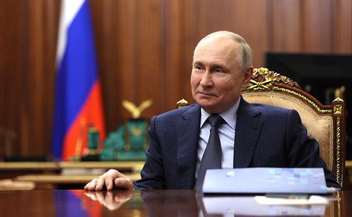 HANDOUT - 27 November 2023, Russia, Moscow: Russian President Vladimir Putin meets with President and Chairman of the Board of VTB Bank Andrei Kostin.. Photo: Sergey Bobylev/Kremlin/dpa - ATTENTION: editorial use only and only if the credit mentioned ab