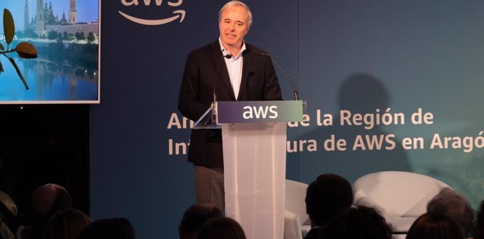 El presidente del Gobierno de Aragón, Jorge Azcón, en el aniversario de AWS en Aragón.