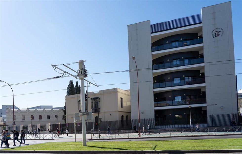 Archivo - Fachada de la  Facultad de Derecho de Sevilla, archivo