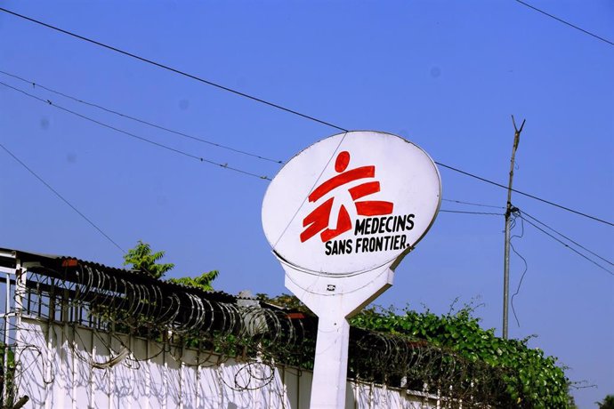 Archivo - Imagen de archivo de un cartel de Médicos Sin Fronteras (MSF) en Puerto Príncipe, Haití