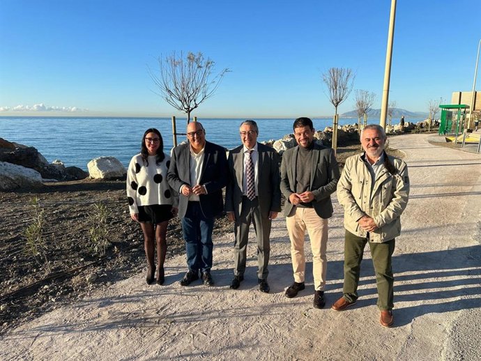 Visita al último tramo de la Senda Litoral que une los municipios