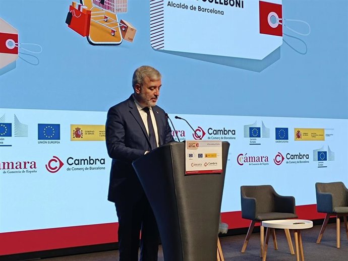 El alcalde de Barcelona, Jaume Collboni, durante su intervención en la jornada 'Revitalizando el sector retail', organizado por la Comisión Europea, el Gobierno y la Cámara de España y la de Barcelona