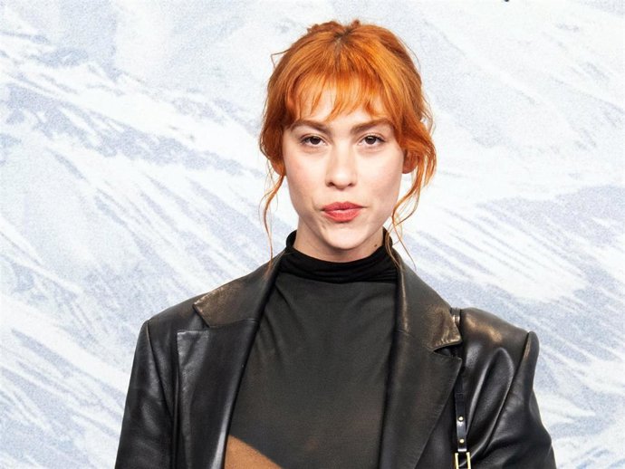 Greta Fernández durante la premier de La sociedad de la nieve, que se presenta en el Círculo de Bellas Artes, a 14 de diciembre de 2023, en Madrid (España).