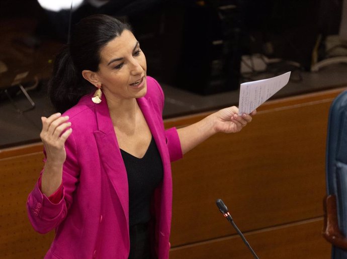 La portavoz de VOX en la Asamblea de Madrid, Rocío Monasterio, interviene durante el pleno de la Asamblea de Madrid, a 7 de diciembre de 2023, en Madrid (España).  