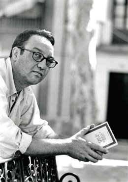 Archivo - El pintor sevillano Ricardo Casstillo.