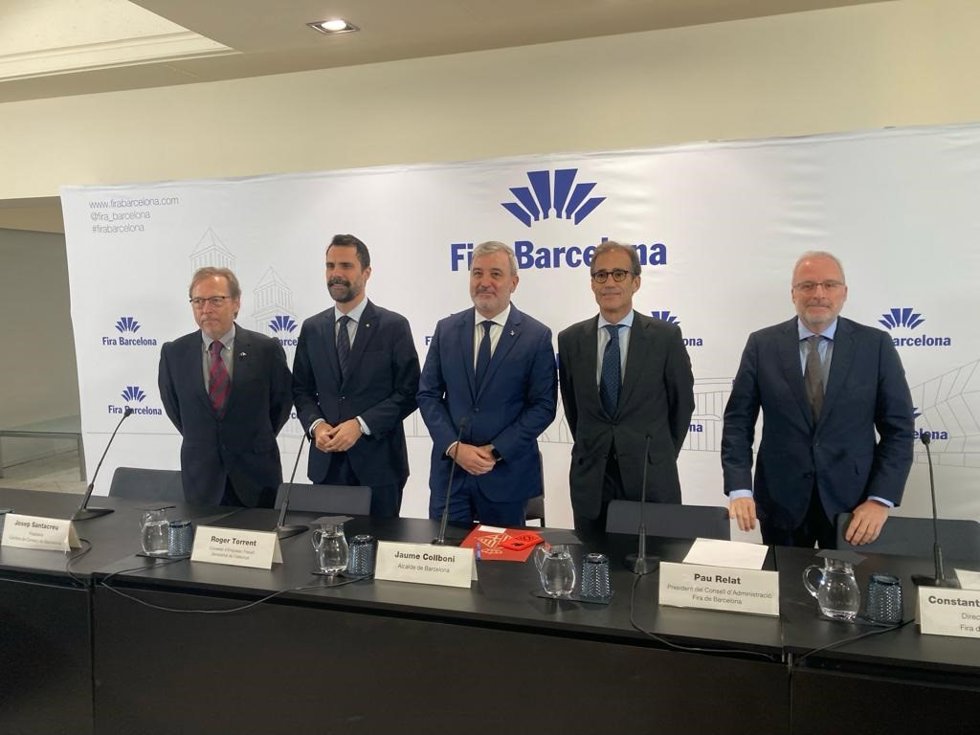 (I-D) Josep Santacreu, Roger Torrent, Jaume Collboni, Pau Relat Y Constantí Serrallonga.