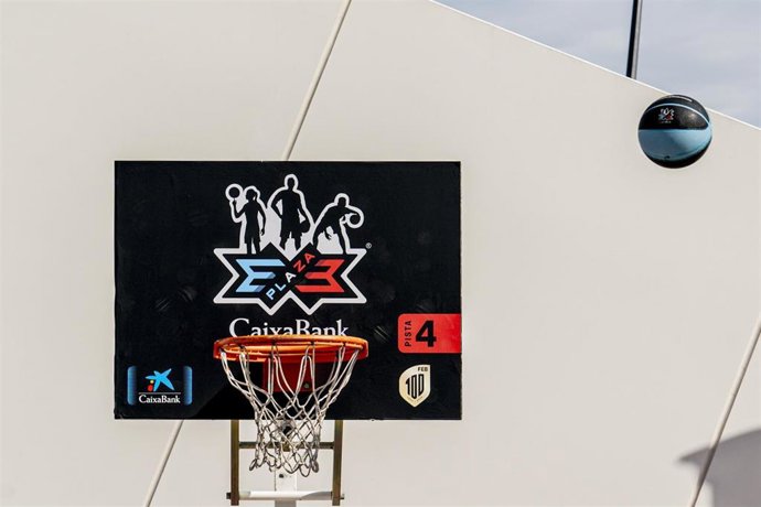 Archivo - Canasta Plaza 3x3 CaixaBank