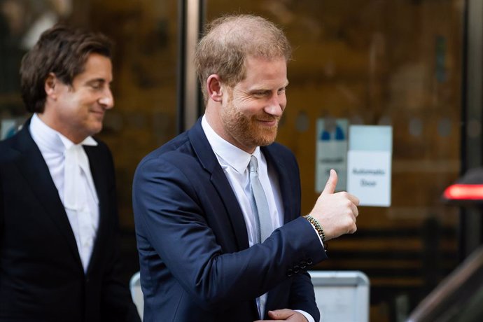 Archivo - June 7, 2023, London, United Kingdom: Prince Harry, Duke of Sussex leaves the Rolls Building at the Royal Courts of Justice. after giving evidence in the Mirror Group phone hacking trial. Prince Harry is one of several claimants in a lawsuit aga