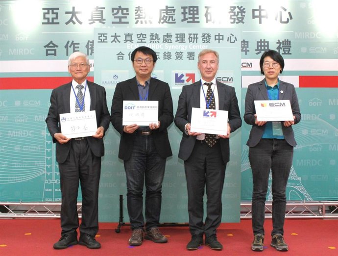 (From Left To Right) Ren-Yi Lin, Chairman Of MIRDC, Hsiang-Wei Ho, Section Chief Of The Department Of Industrial Technology (Doit) At The Ministry Of Economic Affairs (MOEA), Franois Cotier, Business France Country Director - Taiwan, And Lei Zhao, Dire