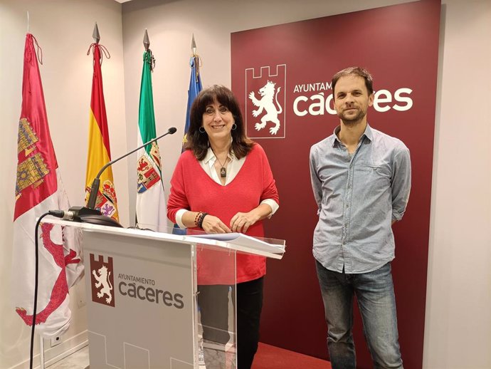 Consuelo López y Álvaro Jaén, concejales de Unidas Podemos en el Ayuntamiento de Cáceres